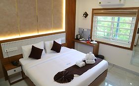 Cloud9 Airport Hotel